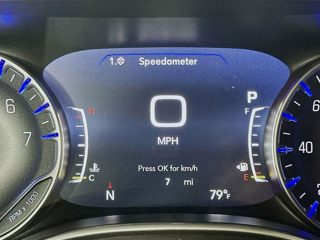 New 2026 Chrysler Pacifica Select FWD image 11