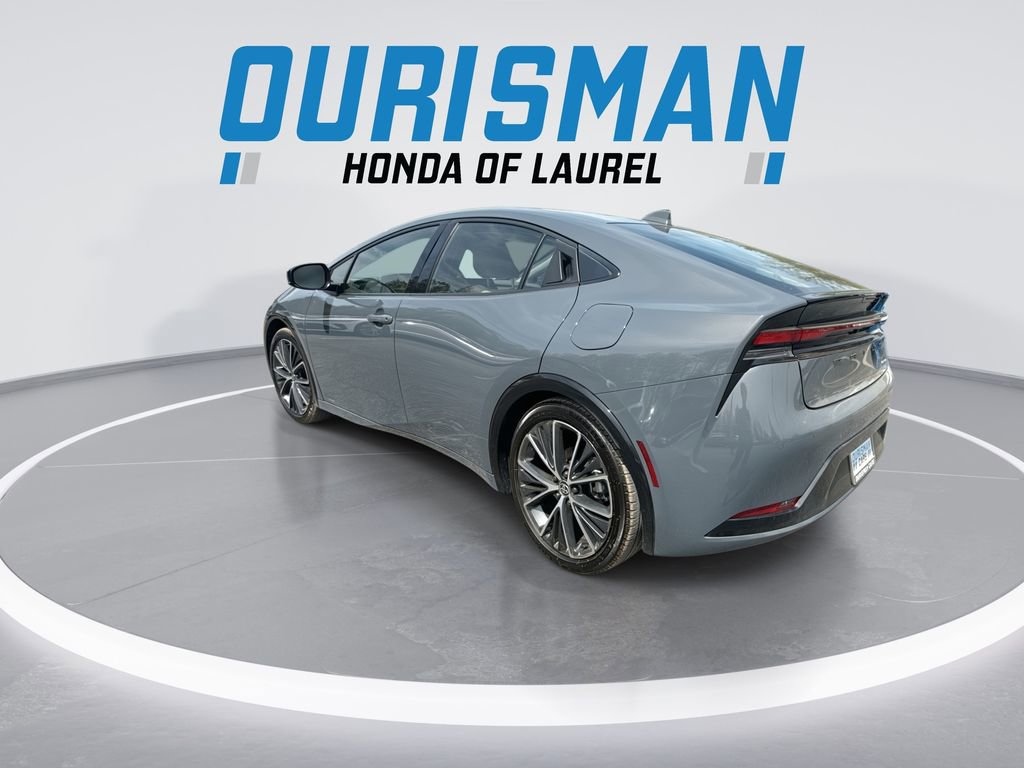 Used 2025 Toyota Prius XLE FWD image 6