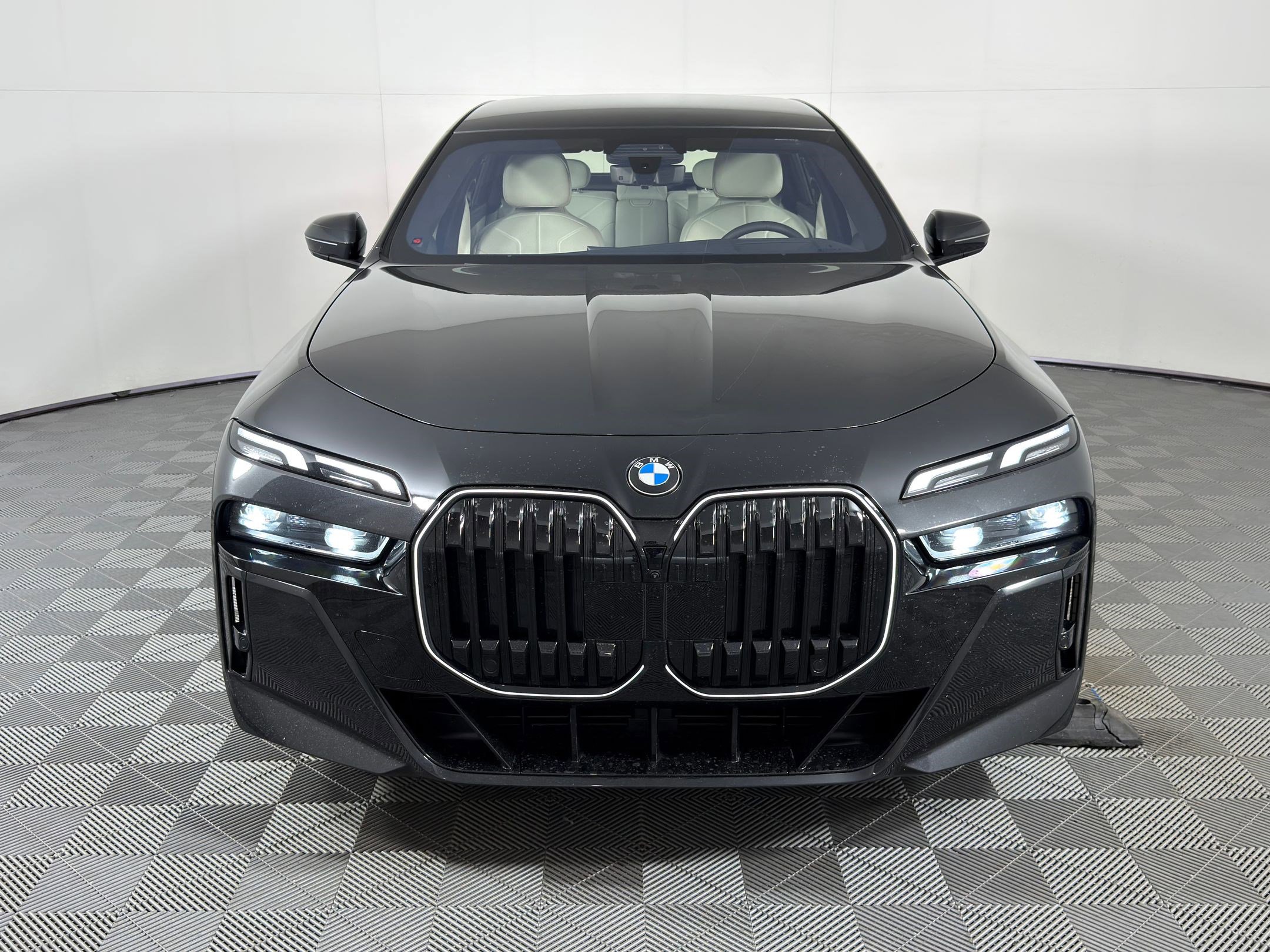 New 2026 BMW 760i xDrive image 5