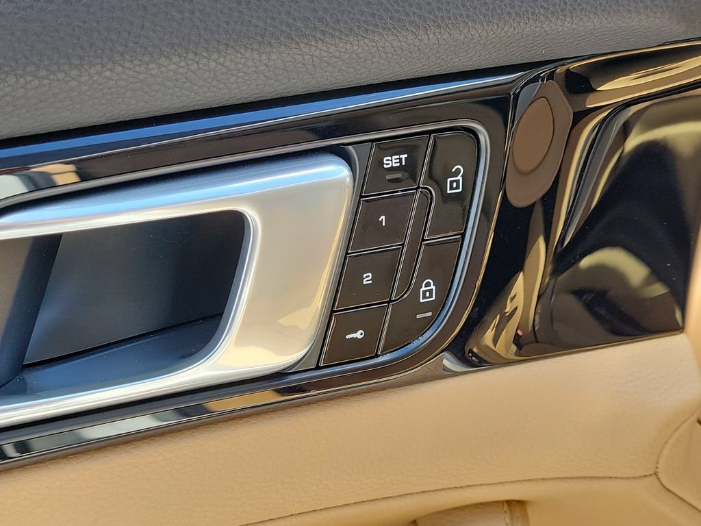 Certified 2019 Porsche Panamera RWD image 25