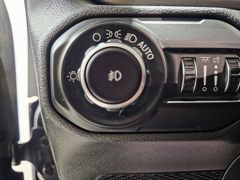 Used 2021 Jeep Wrangler Unlimited Sahara w/ Uconnect 4C Nav & Sound Group image 33