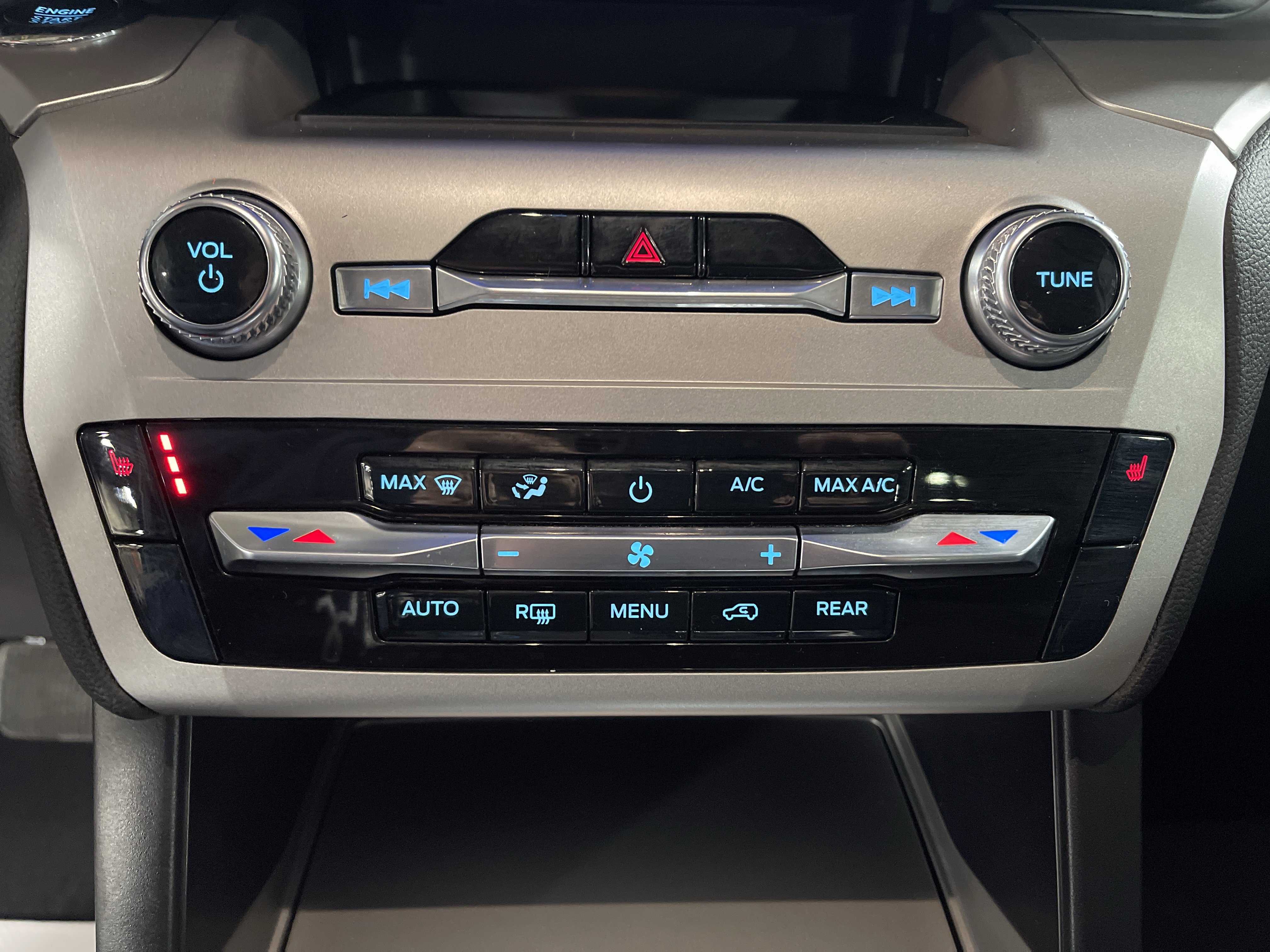 Used 2022 Ford Explorer XLT w/ Class IV Trailer Tow Package image 24