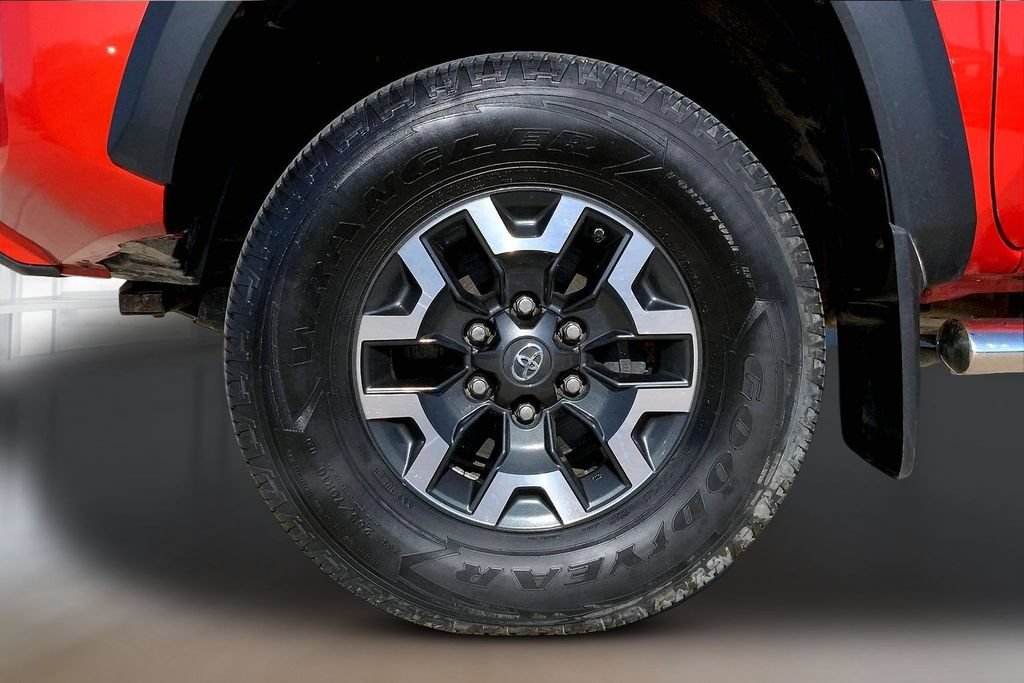 Used 2016 Toyota Tacoma TRD Off-Road w/ Towing Package AWD/4WD image 9