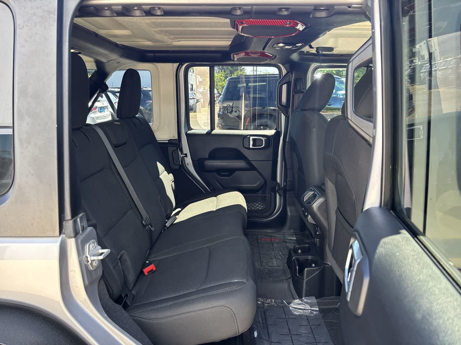 Certified 2020 Jeep Wrangler Unlimited Sahara AWD/4WD image 10