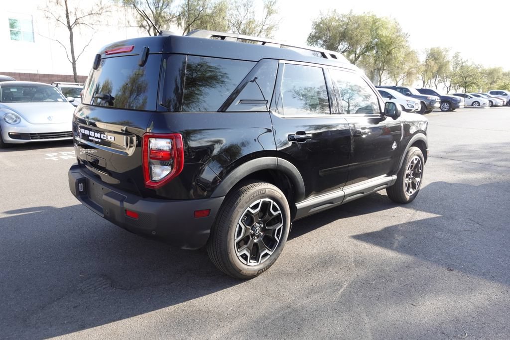 Used 2025 Ford Bronco Sport Outer Banks w/ Outer Banks Tech Package+ AWD/4WD image 3