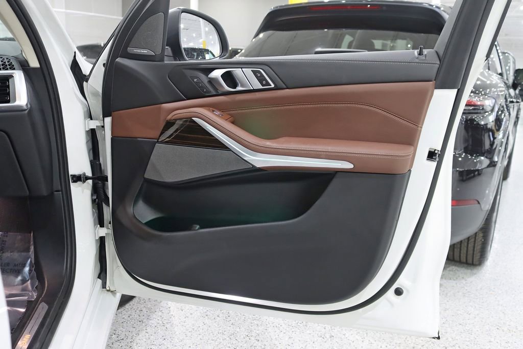 Used 2024 BMW X7 xDrive40i image 40