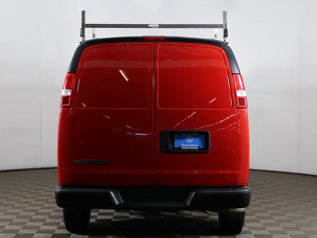 Used 2021 Chevrolet Express 3500 w/ Driver Convenience Package image 9