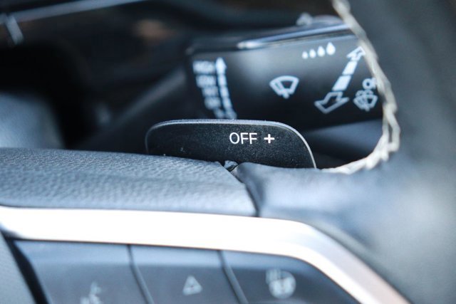 Used 2025 Volkswagen Atlas SE image 22