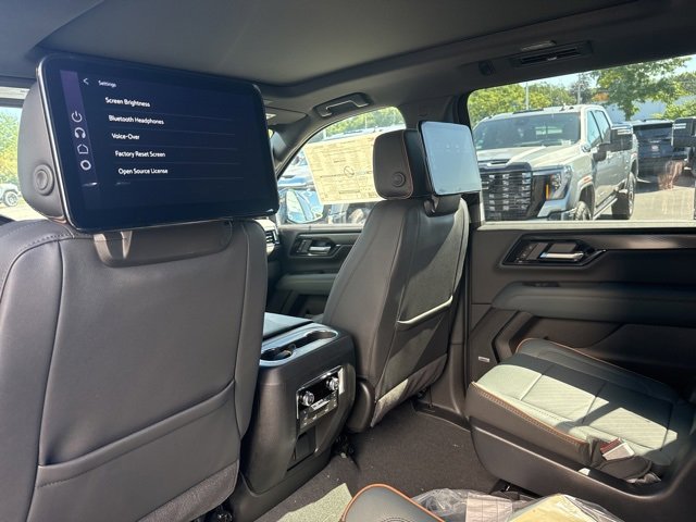 New 2025 GMC Yukon XL AT4 w/ AT4 Premium Plus Package image 28