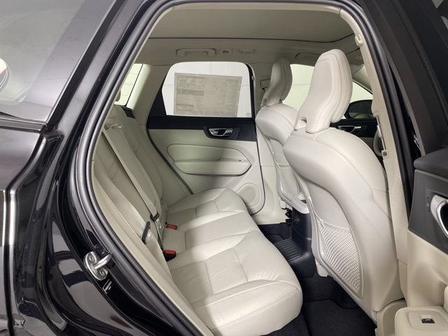 Certified 2025 Volvo XC60 T8 Plus w/ Protection Package Premier AWD/4WD image 37