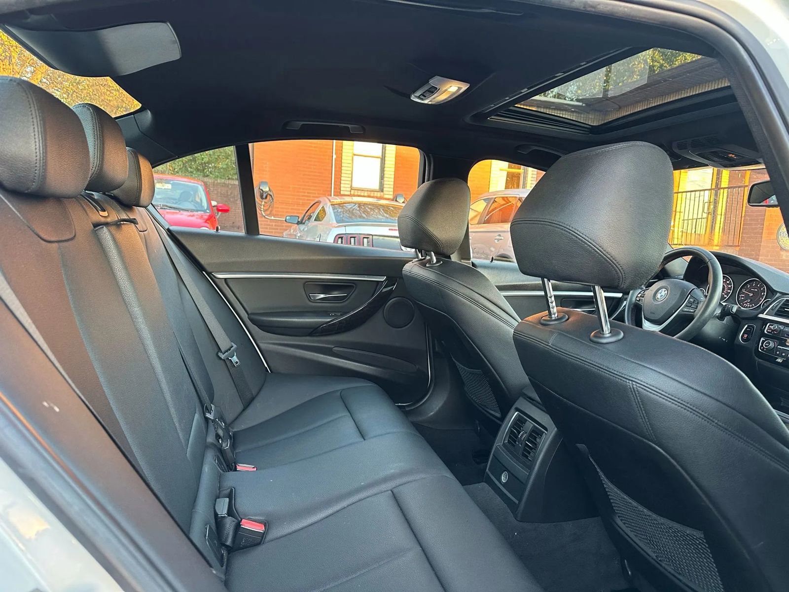 Used 2016 BMW 328i Sedan RWD image 10