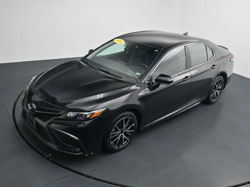 Used 2024 Toyota Camry SE FWD image 27