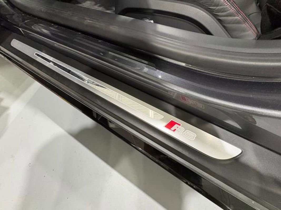 Used 2021 Audi R8 V10 w/ Premium Package image 39