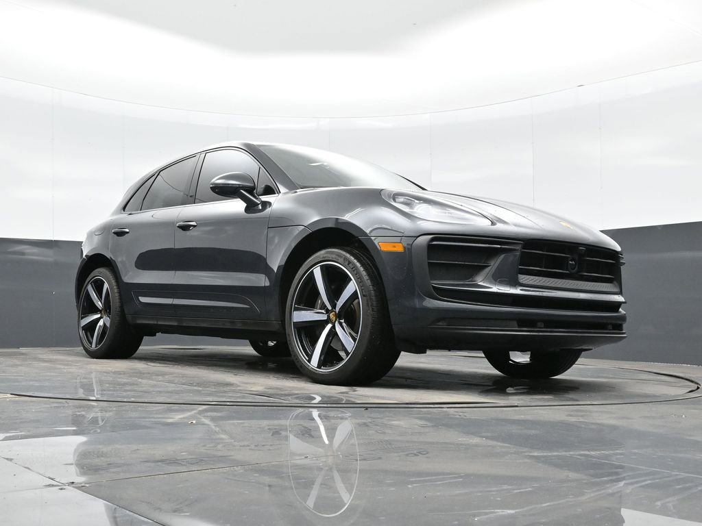 Certified 2023 Porsche Macan image 40