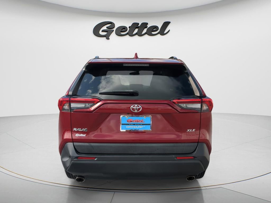Used 2021 Toyota RAV4 XLE FWD image 6