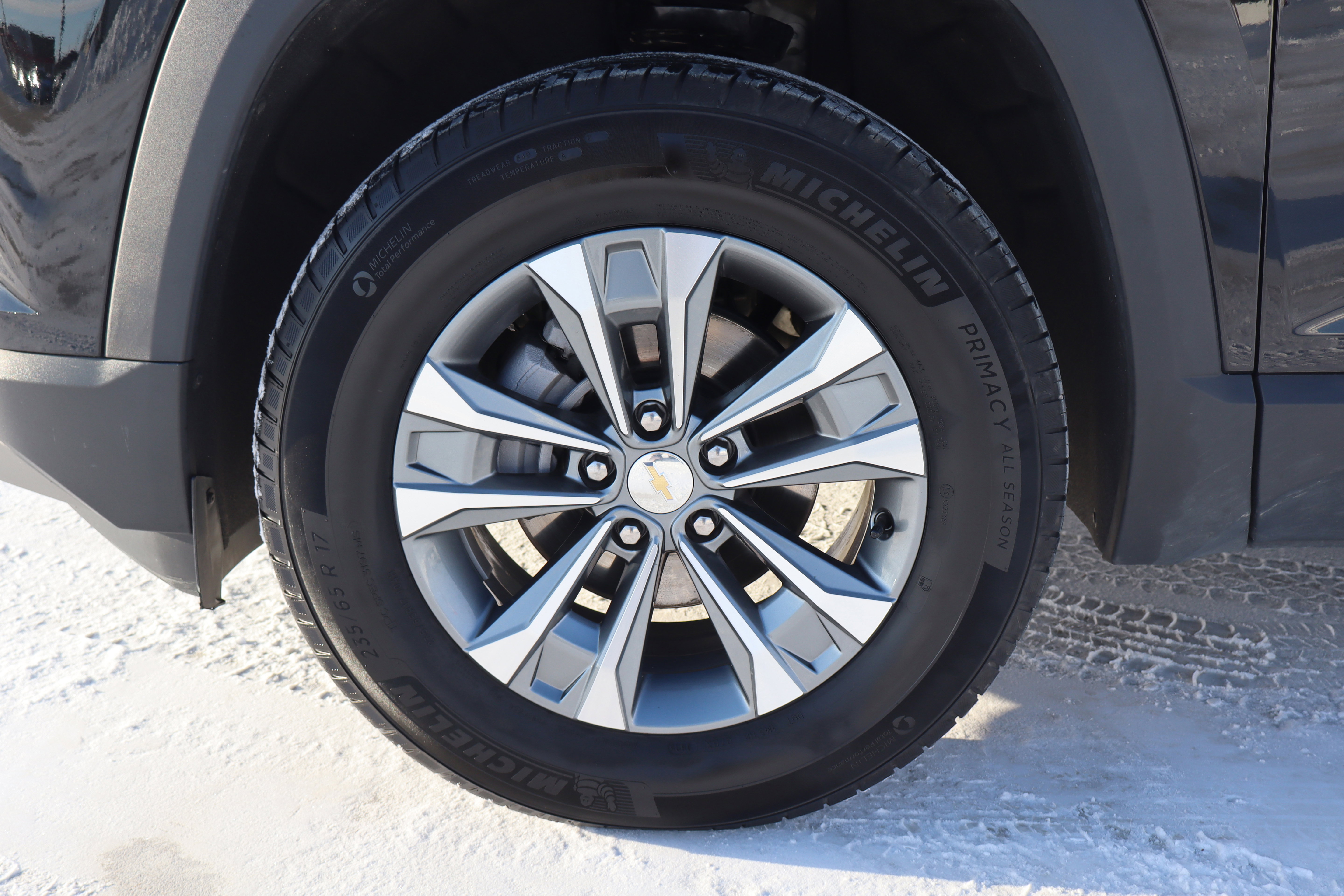 Used 2025 Chevrolet Equinox LT AWD/4WD image 12