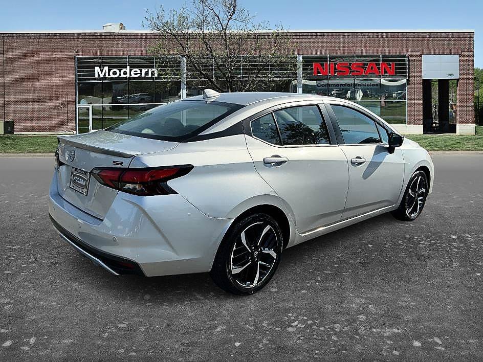Certified 2024 Nissan Versa SR FWD image 4