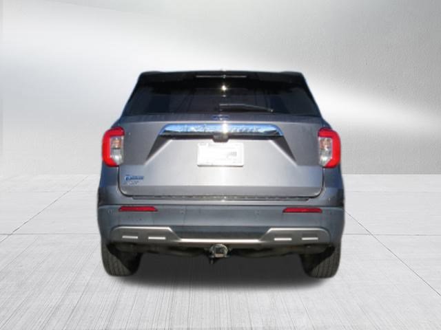 Used 2022 Ford Explorer XLT w/ Equipment Group 202A image 4