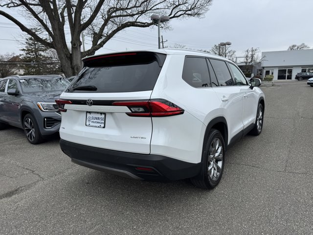 Used 2024 Toyota Grand Highlander AWD image 5