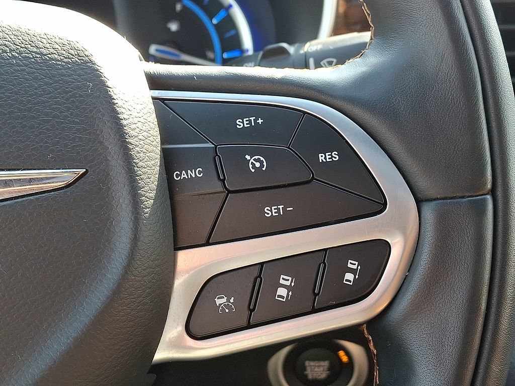 Used 2022 Chrysler Pacifica Pinnacle FWD image 25