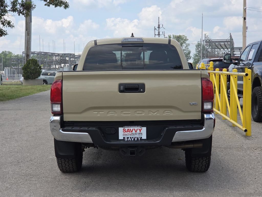 Used 2018 Toyota Tacoma TRD Off-Road AWD/4WD image 13