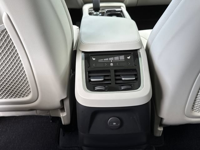 Certified 2025 Volvo XC90 T8 Plus w/ Protection Package AWD/4WD image 25