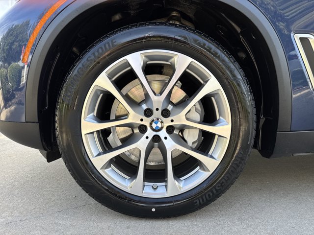 Used 2022 BMW X5 xDrive40i w/ Premium Package AWD/4WD image 23