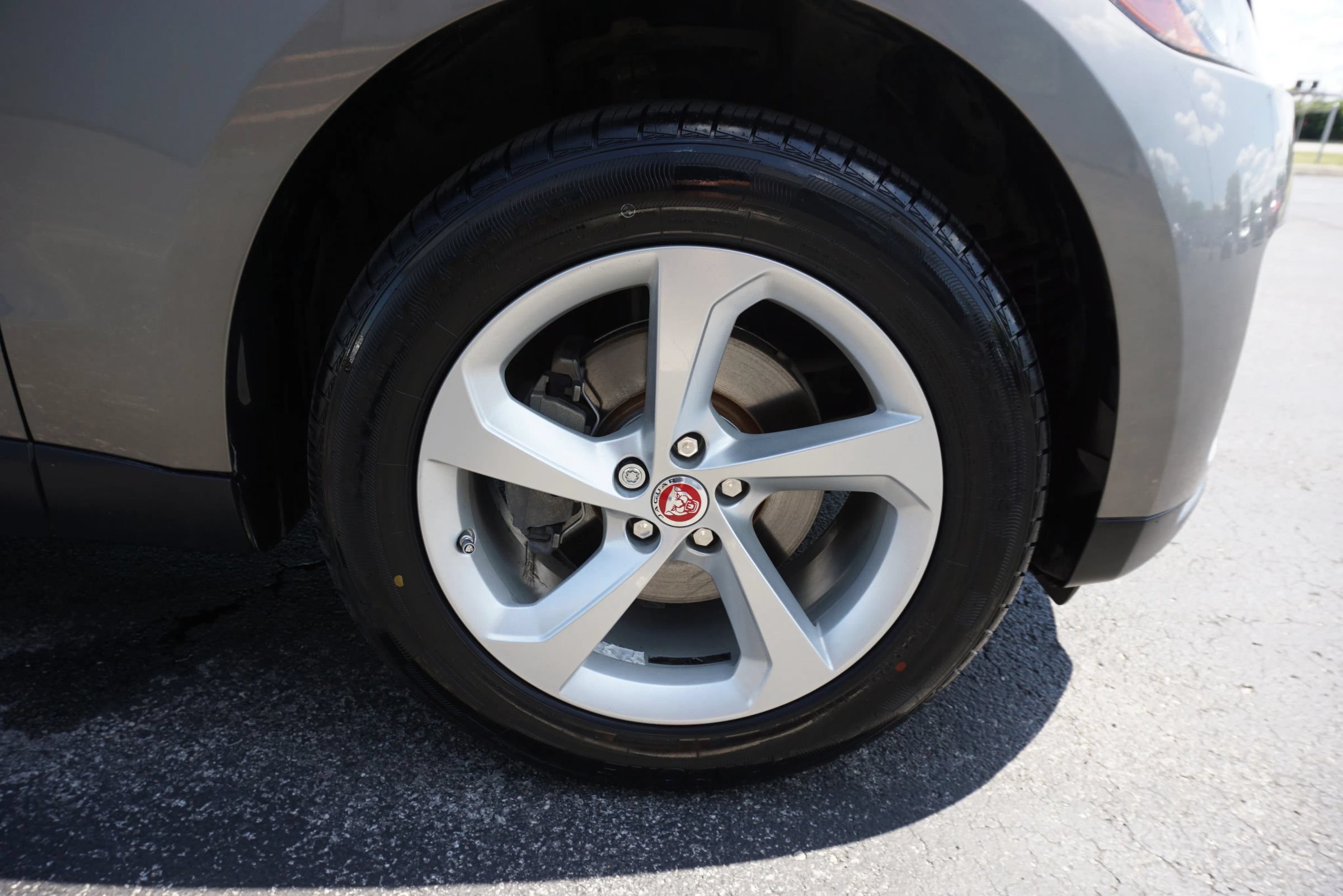Used 2018 Jaguar F-PACE Premium AWD/4WD image 38
