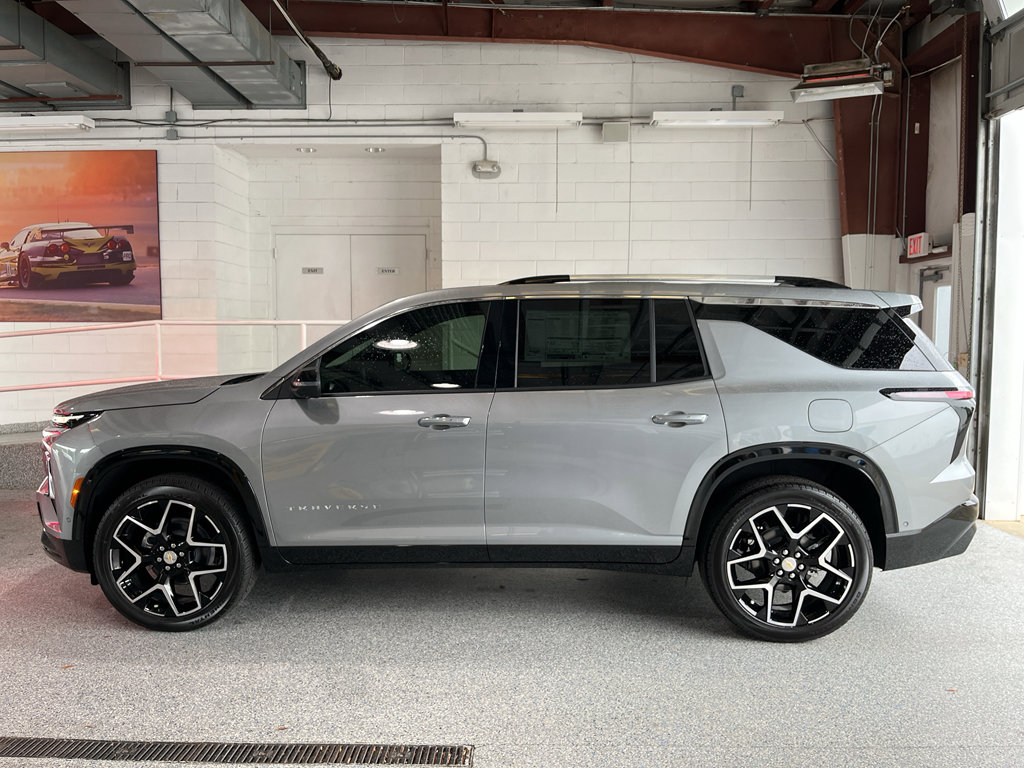 New 2026 Chevrolet Traverse High Country w/ LPO, Floor Liner Package FWD image 5