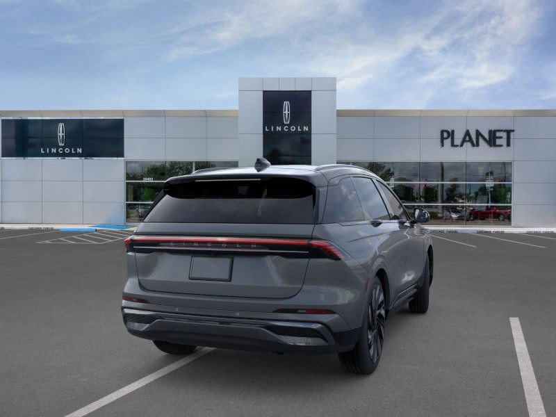 New 2025 Lincoln Nautilus Reserve image 8