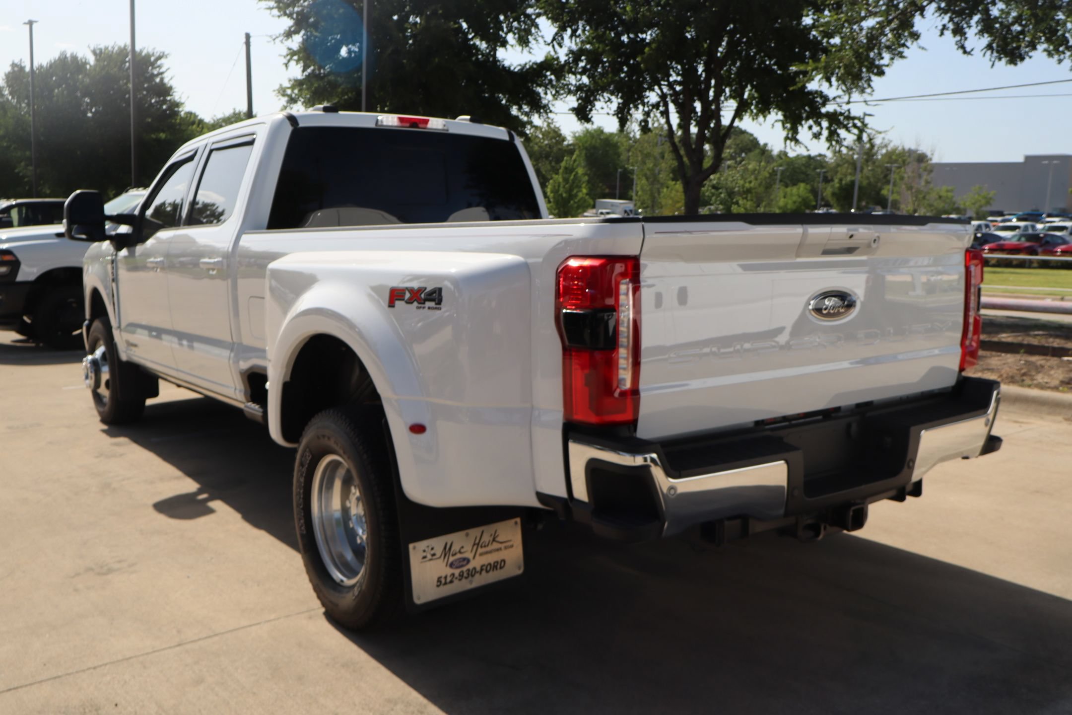 Used 2023 Ford F350 Lariat w/ Lariat Ultimate Package AWD/4WD image 6