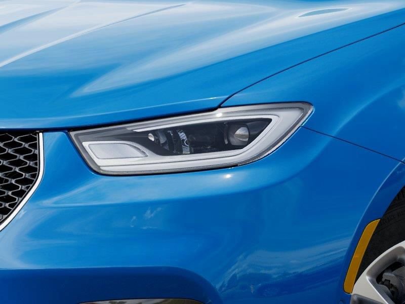 New 2026 Chrysler Pacifica Limited AWD/4WD image 10