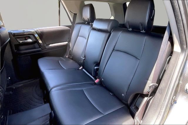 Used 2018 Toyota 4Runner TRD Off-Road Premium AWD/4WD image 16