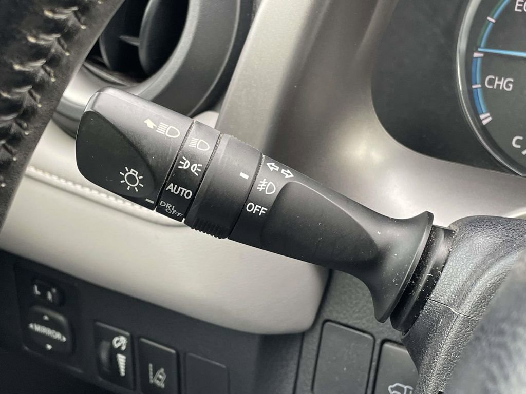 Used 2017 Toyota RAV4 Limited image 12