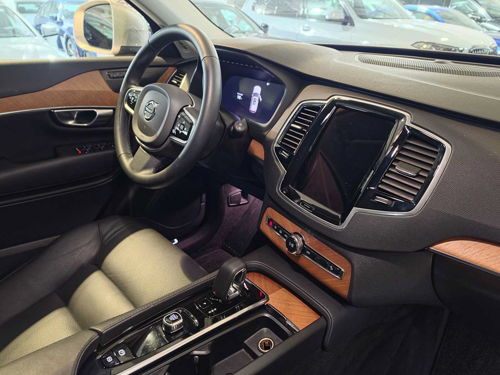 Used 2024 Volvo XC90 B6 Plus w/ Protection Package Premier AWD/4WD image 10