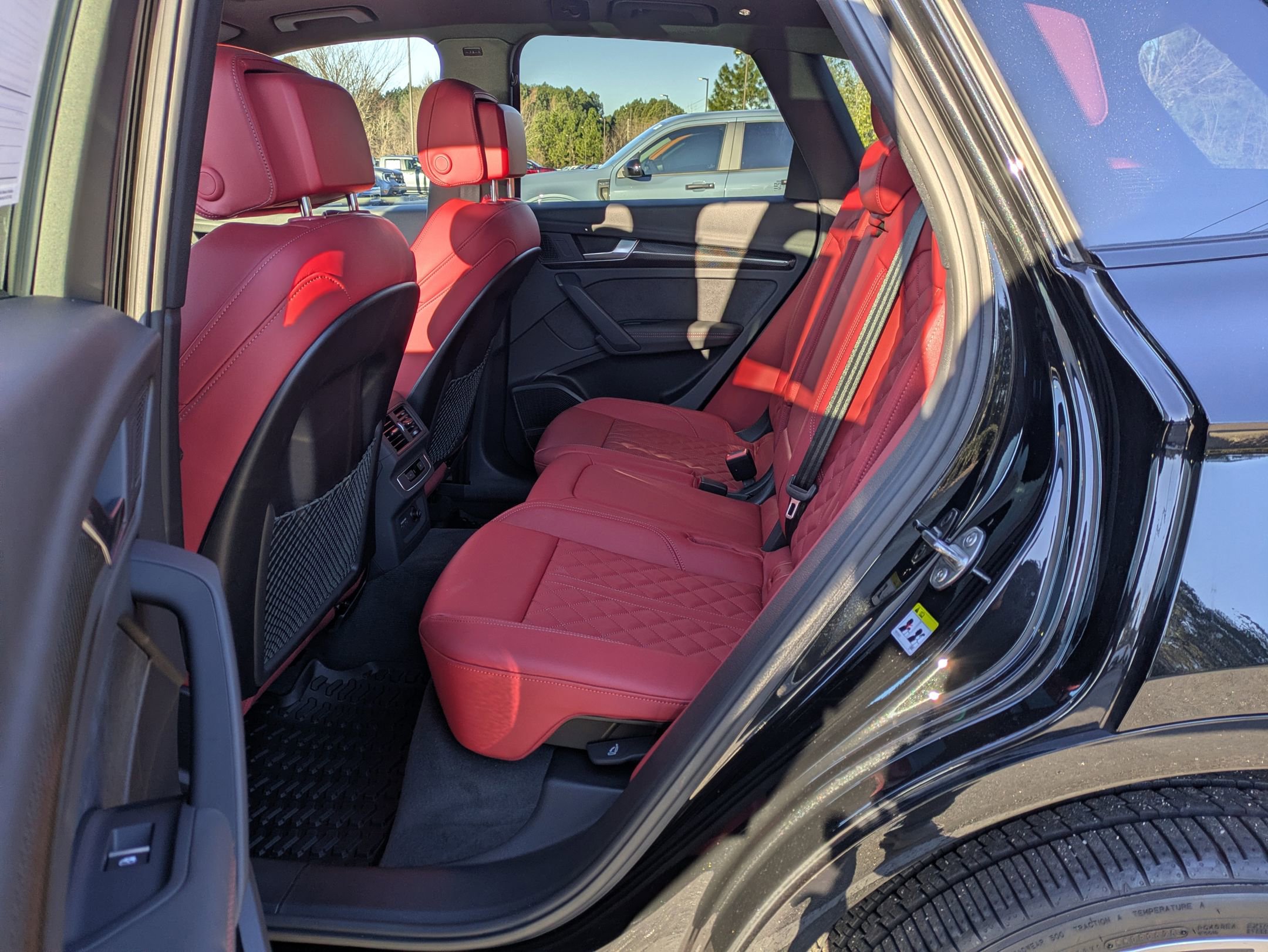 Used 2024 Audi SQ5 Premium Plus w/ Premium Plus Package image 27