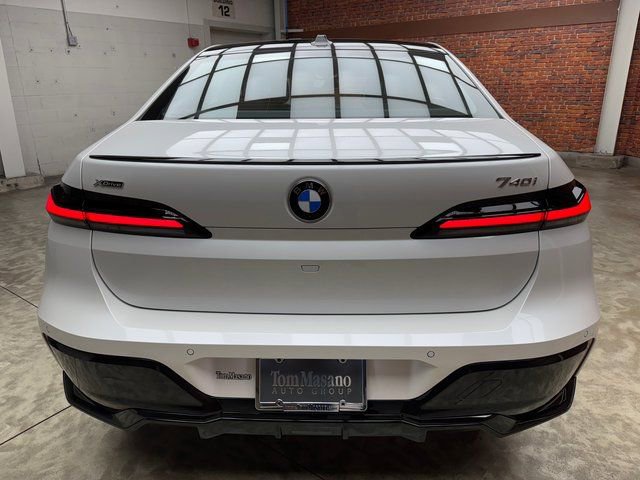 Used 2026 BMW 740i xDrive w/ Executive Package image 4