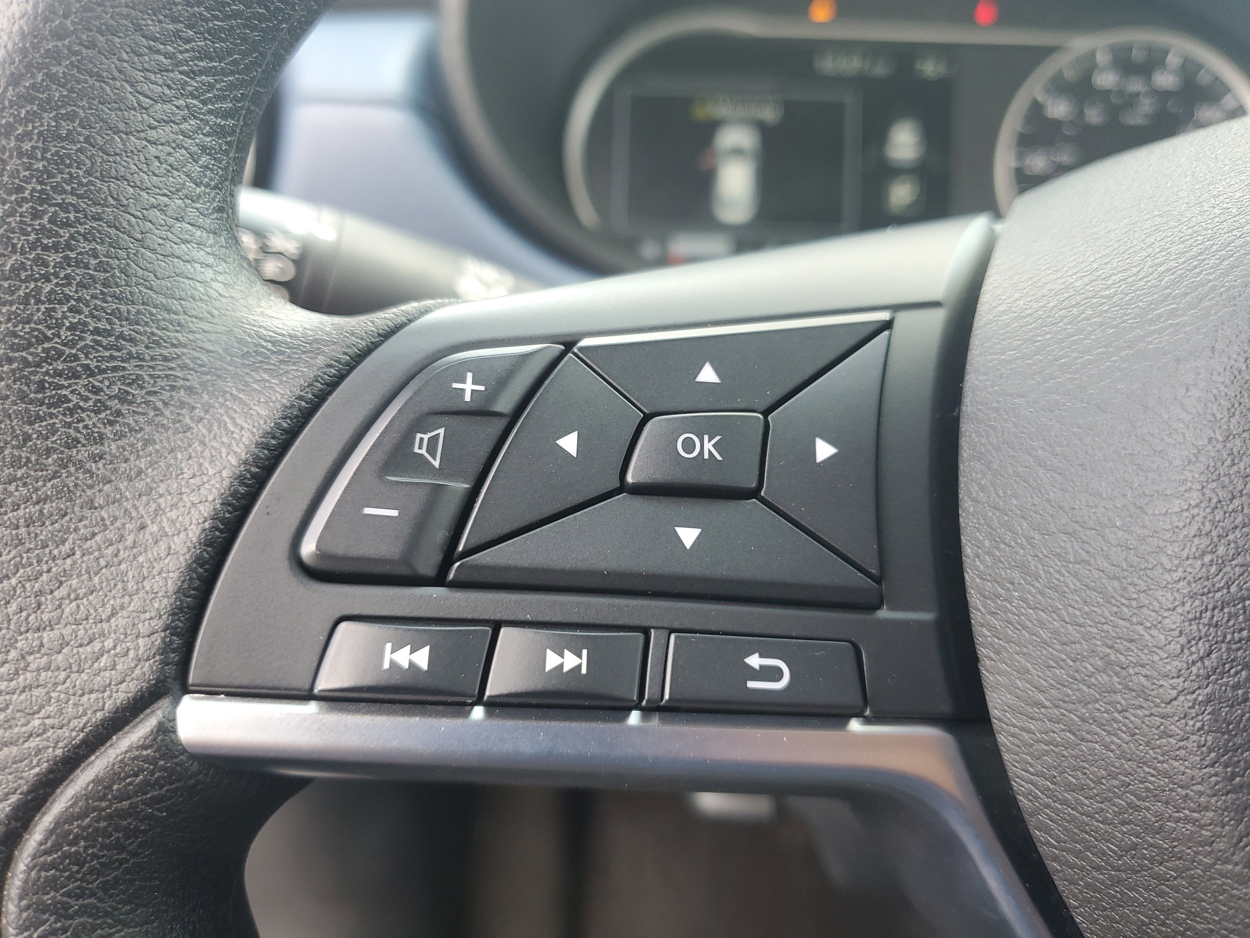 Used 2025 Nissan Versa SV FWD image 14
