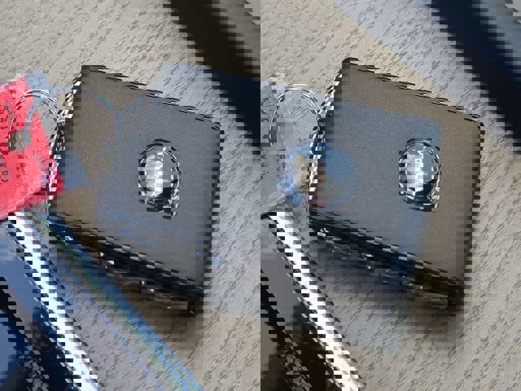 New 2026 Volvo XC60 T8 Plus w/ Protection Package Premier image 32