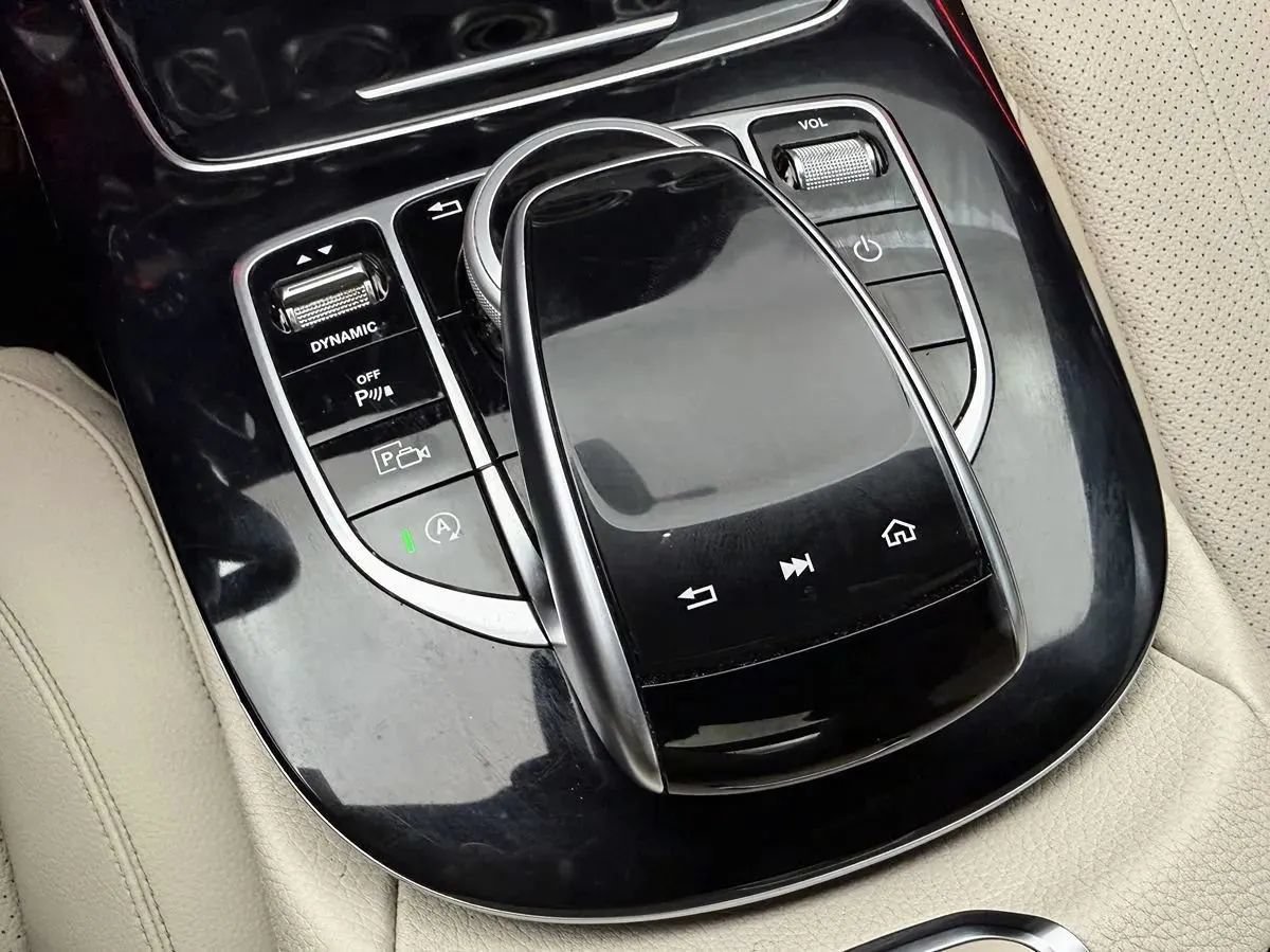 Used 2017 Mercedes-Benz E 300 4MATIC image 37