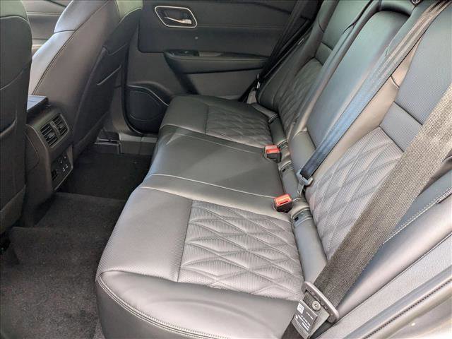 New 2026 Nissan Rogue Platinum image 14