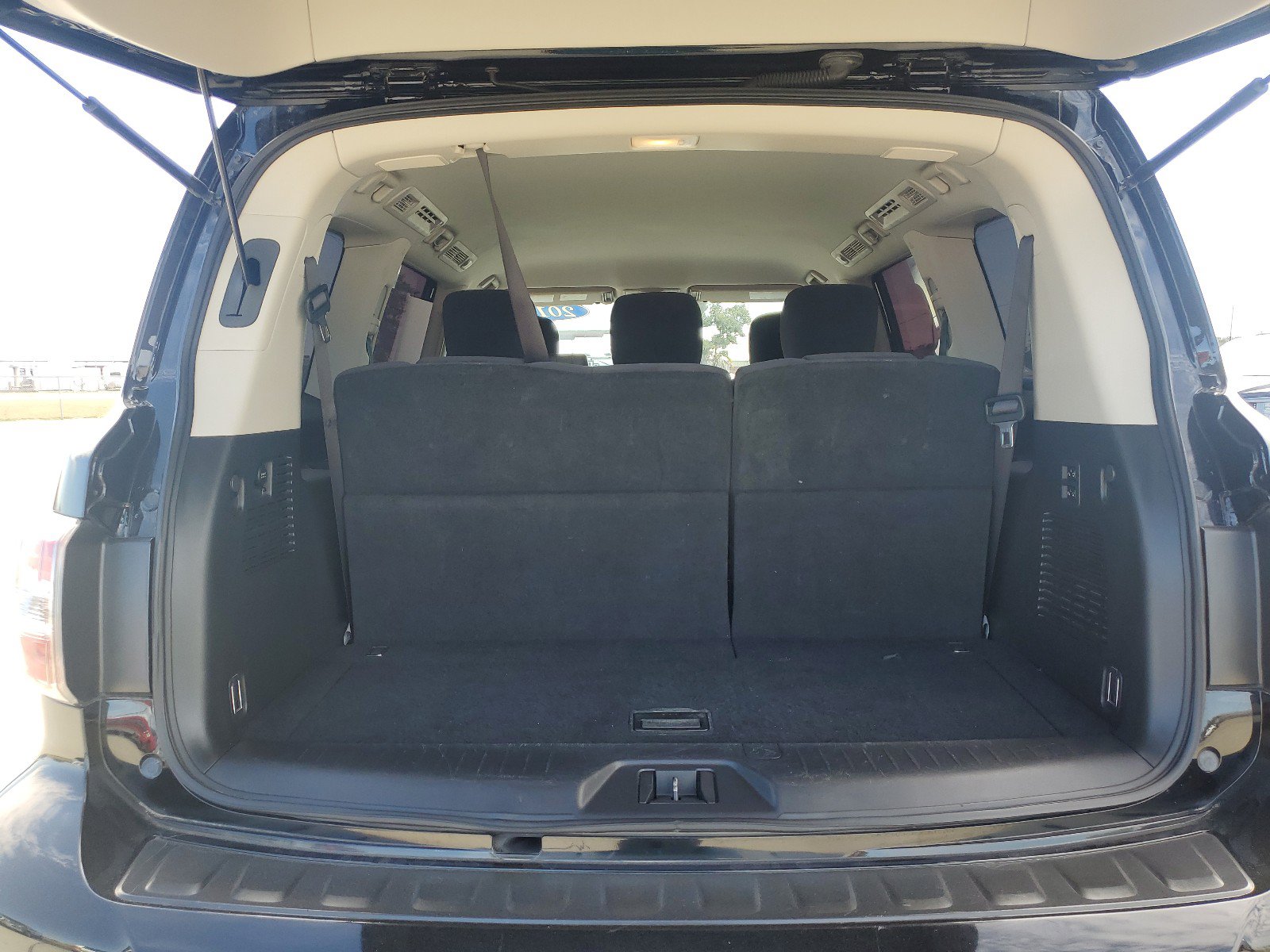 Used 2018 Nissan Armada SV w/ Driver Package RWD image 12