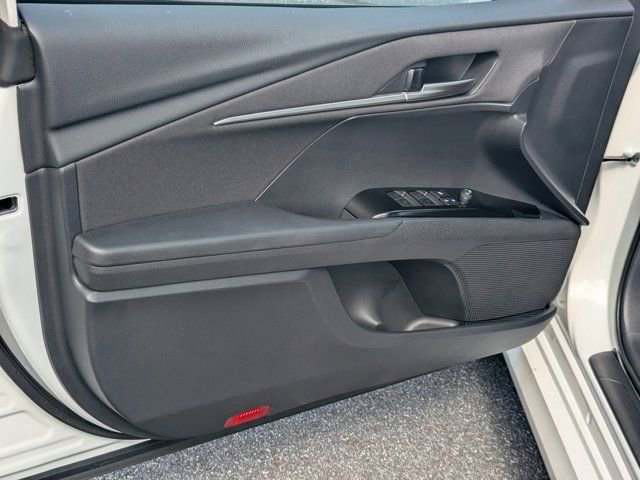 Used 2025 Toyota Camry LE w/ Convenience Package image 10