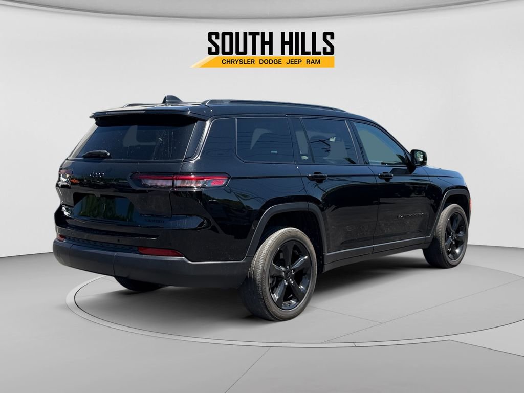 Used 2023 Jeep Grand Cherokee L Limited w/ Black Appearance Package AWD/4WD image 5