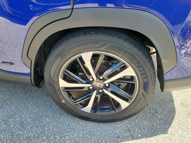 Used 2023 Toyota Corolla Cross XSE w/ Convenience Package image 6