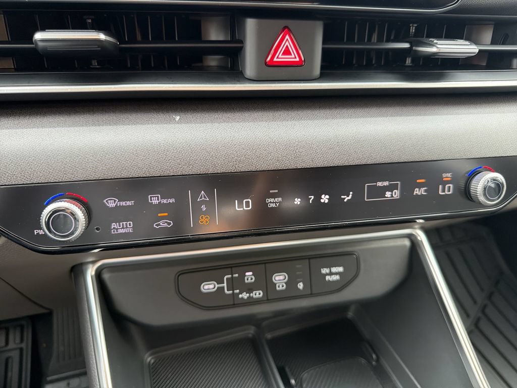 New 2026 Kia Carnival EX FWD image 17