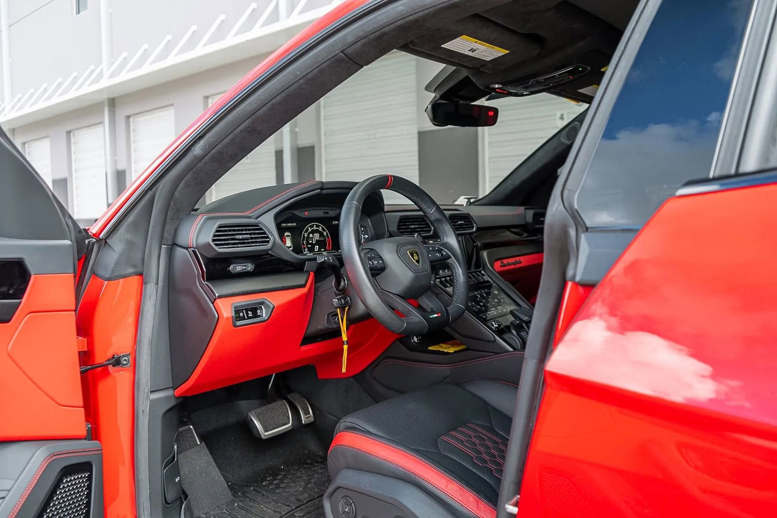 Used 2023 Lamborghini Urus S AWD/4WD image 24