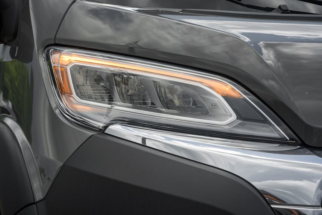 New 2025 RAM ProMaster 3500 w/ Quick Order Package 22G SLT image 11