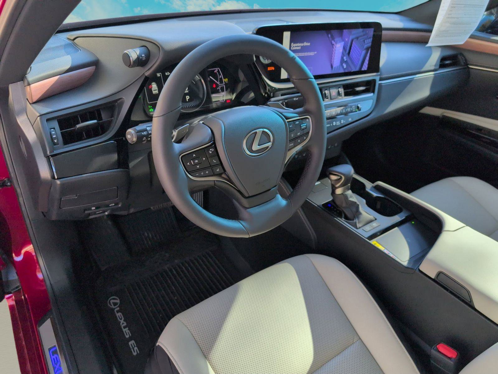 Certified 2025 Lexus ES 300h w/ Premium Package image 6