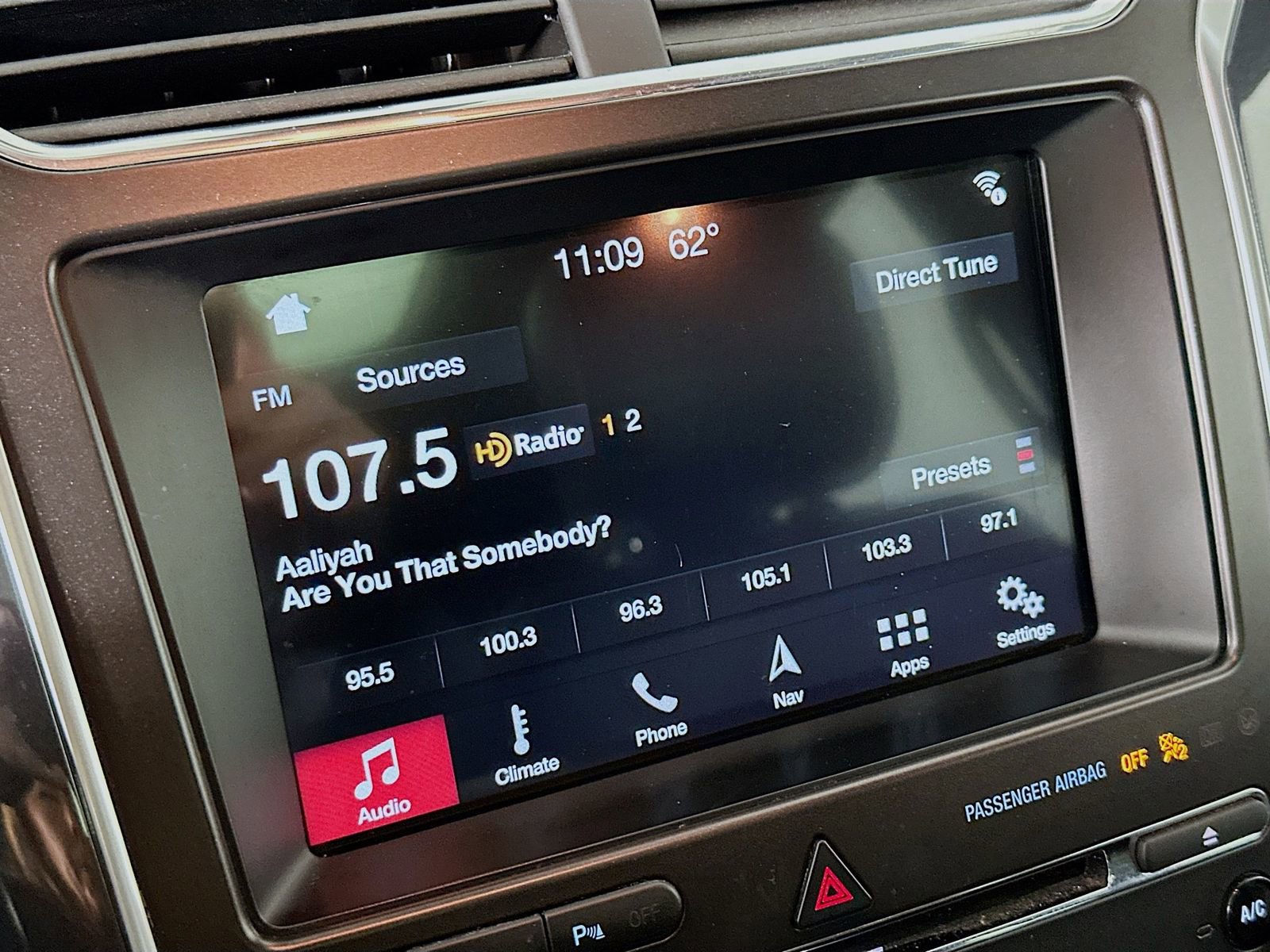 Used 2017 Ford Explorer Platinum image 15